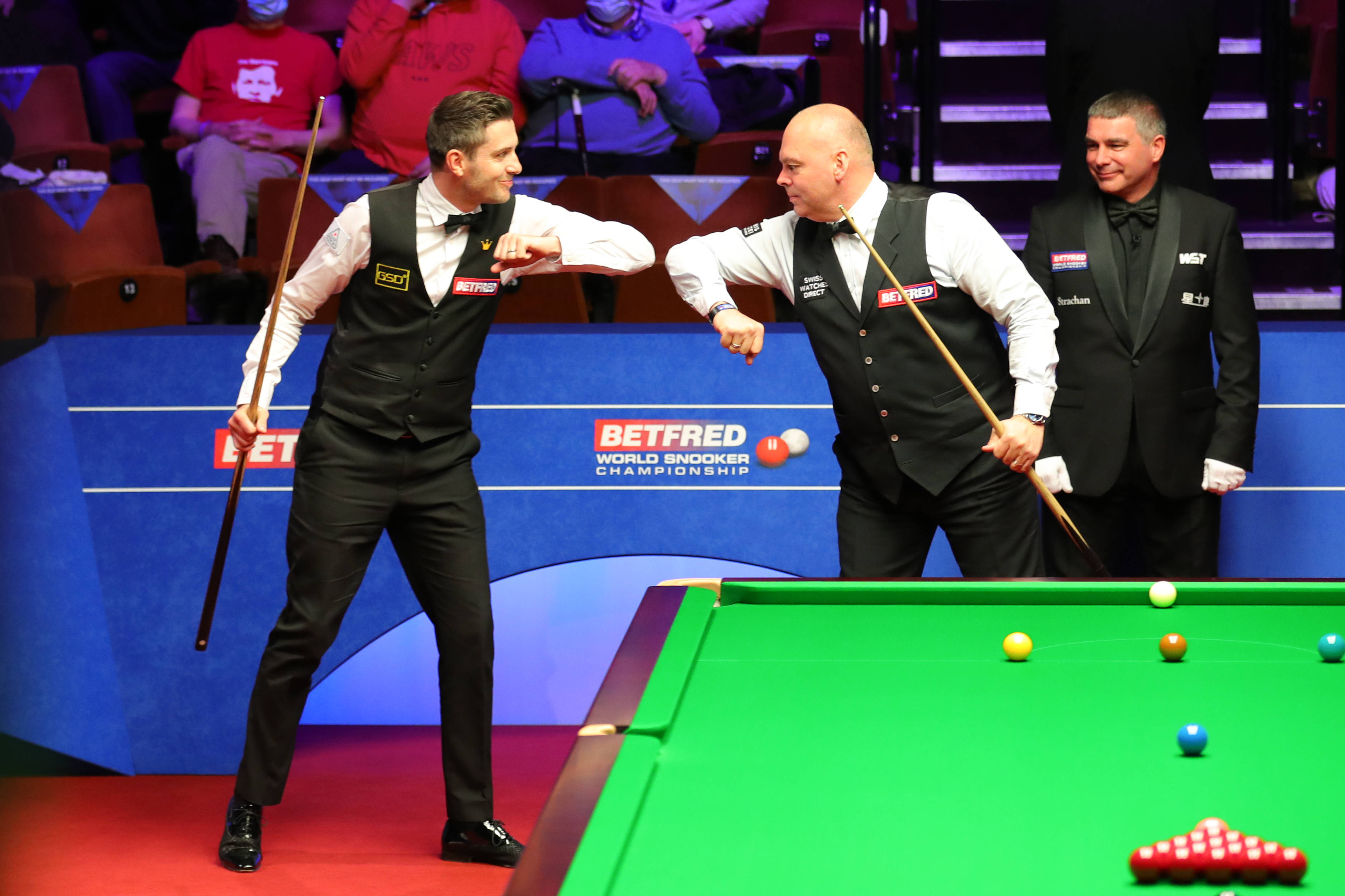 高的中场球 高的中场球